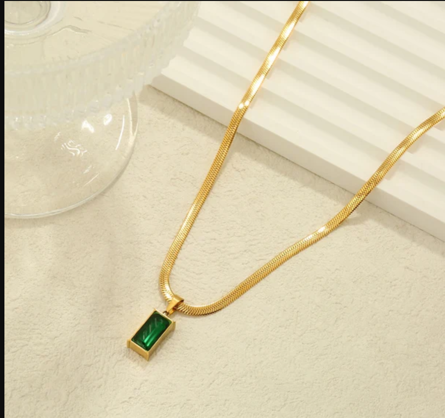 Gold-Plated Anti Tarnish Green Geometric Pendant - Image 4